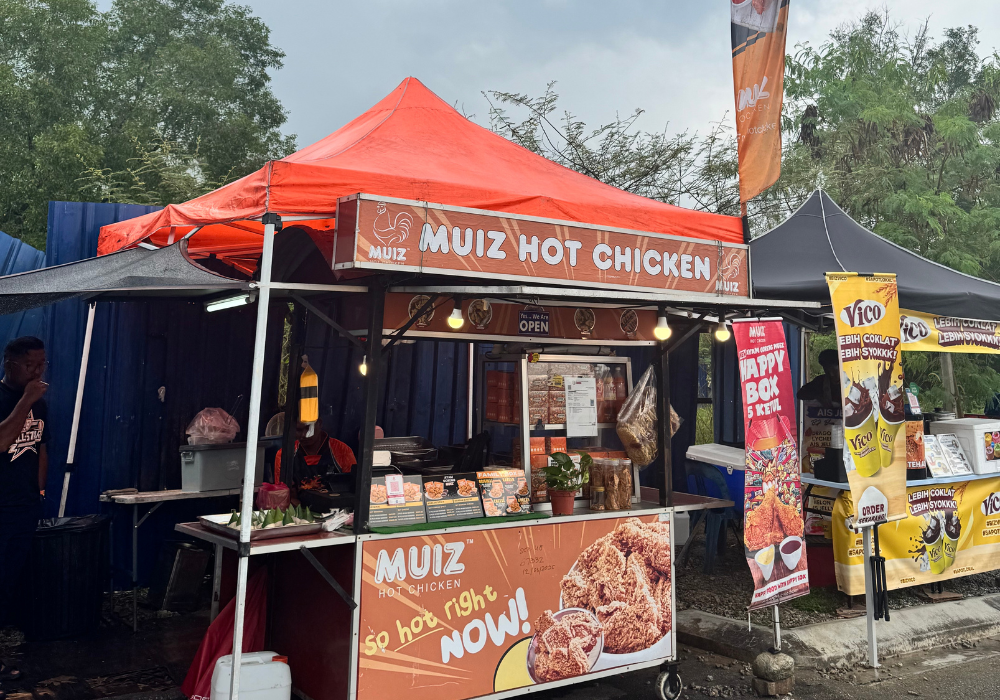 MUIZ HOT CHICKEN BUKIT JELUTONG by My Ekosistem